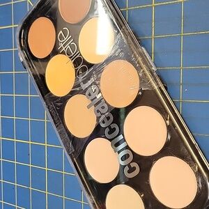 Beauty Treats - Contour Palette - Multi-Color New Sealed